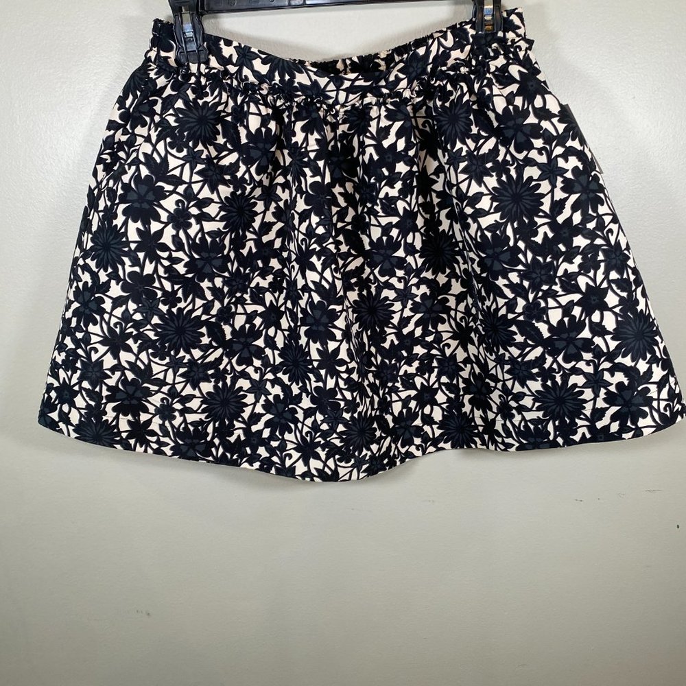NWT Frenchi Skirt in Floral Print - Picture 2 of 9